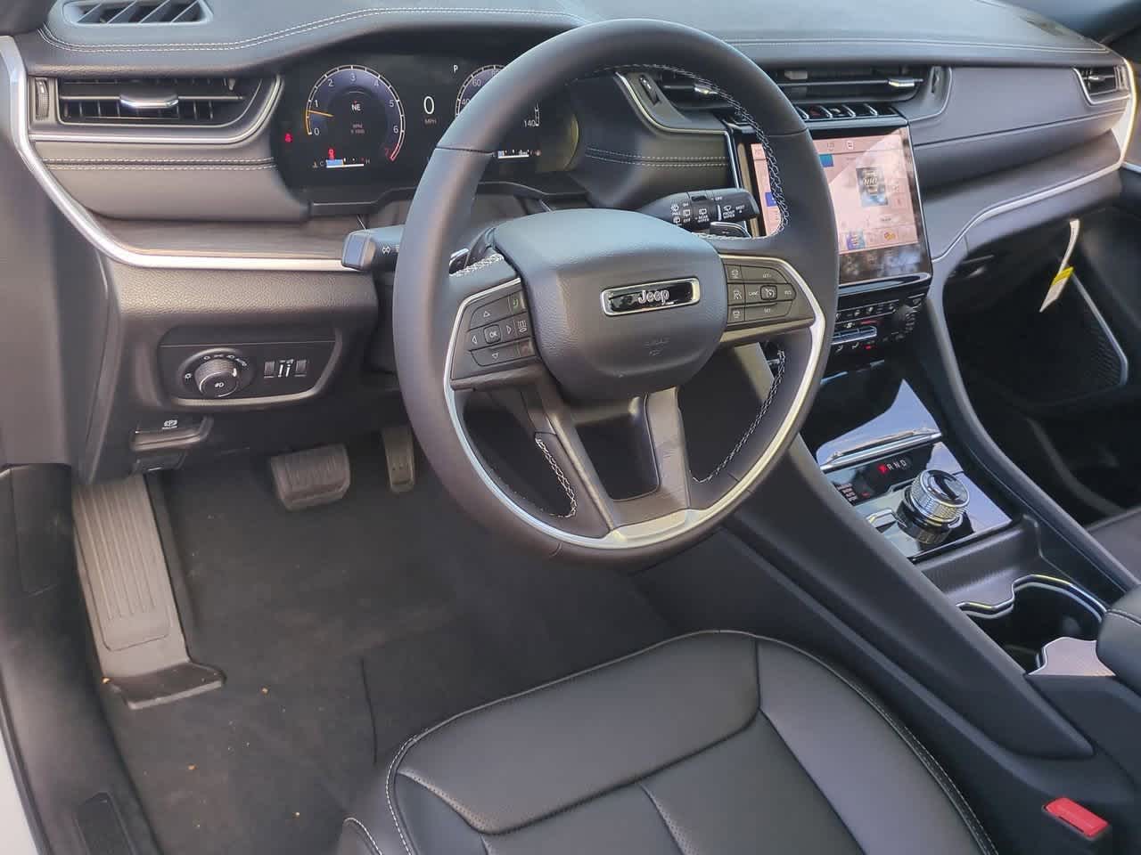 Thumbnail: 2025 Jeep Grand Cherokee L - 10