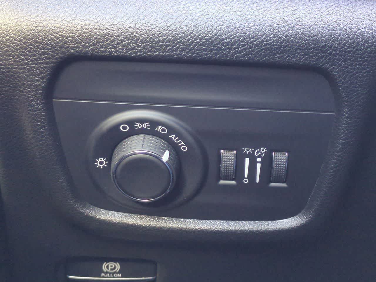 Thumbnail: 2025 Jeep Grand Cherokee L - 17