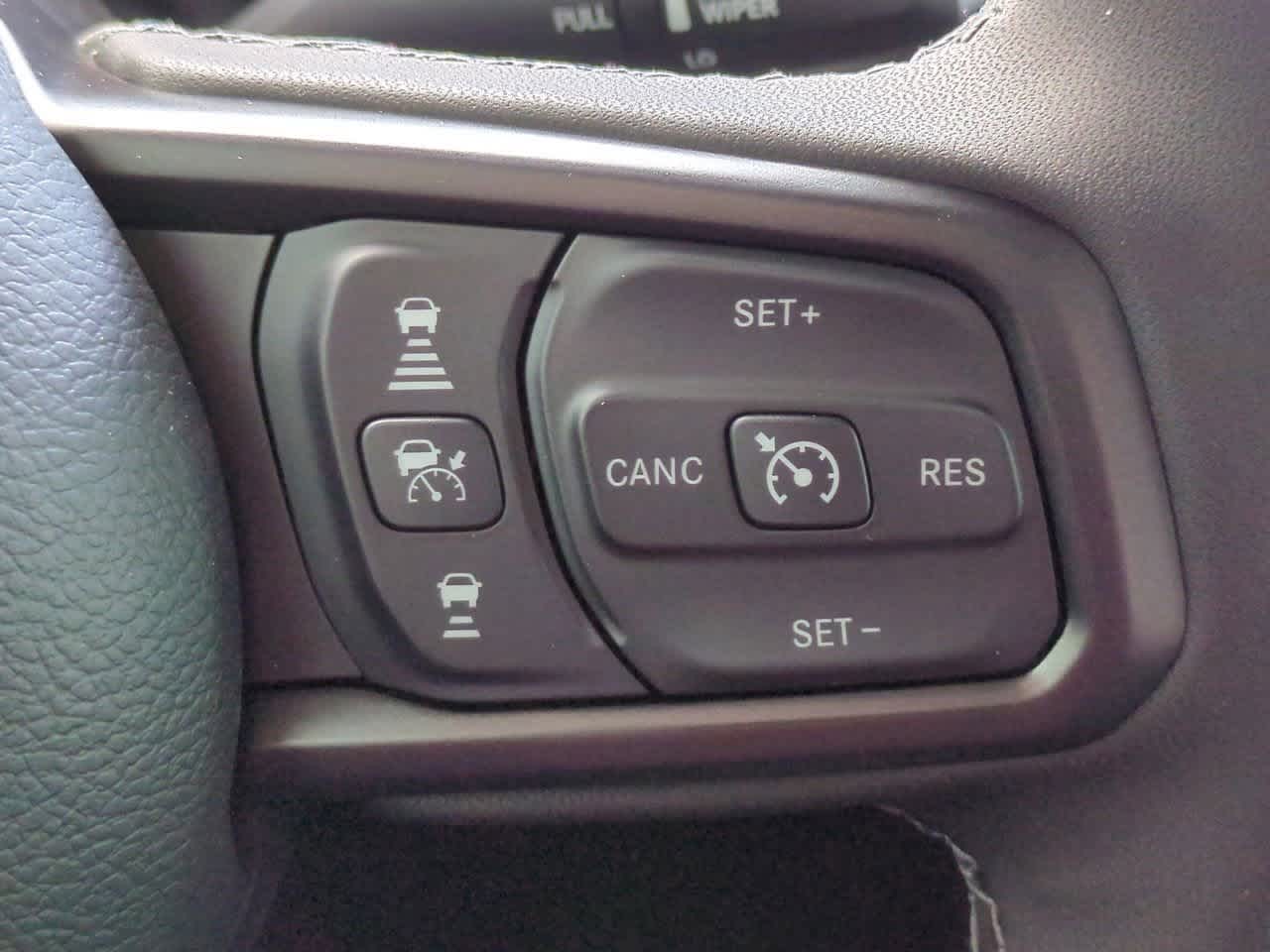 Thumbnail: 2025 Jeep Gladiator - 25