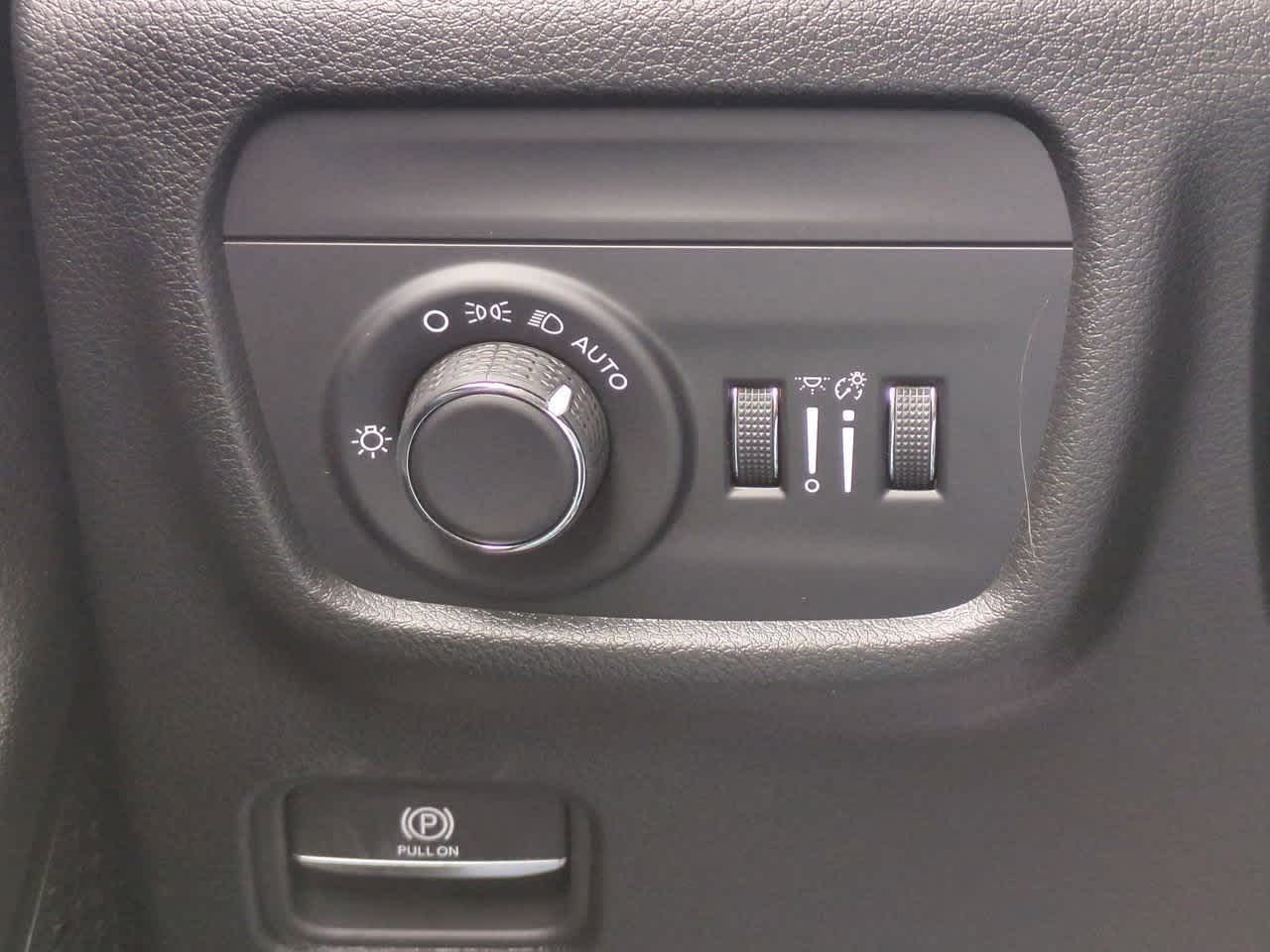 Thumbnail: 2025 Jeep Grand Cherokee L - 18