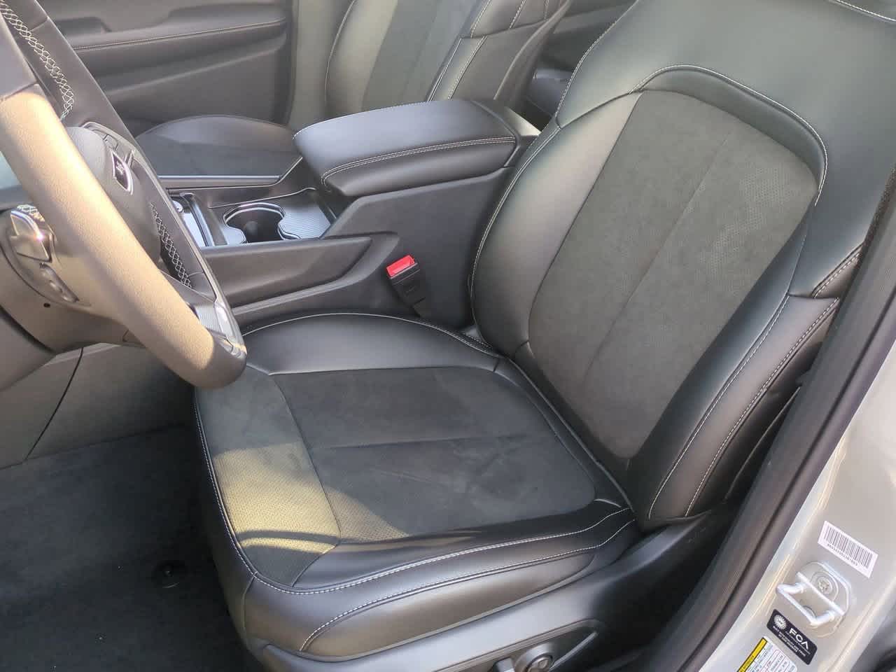 Thumbnail: 2025 Jeep Grand Cherokee L - 17