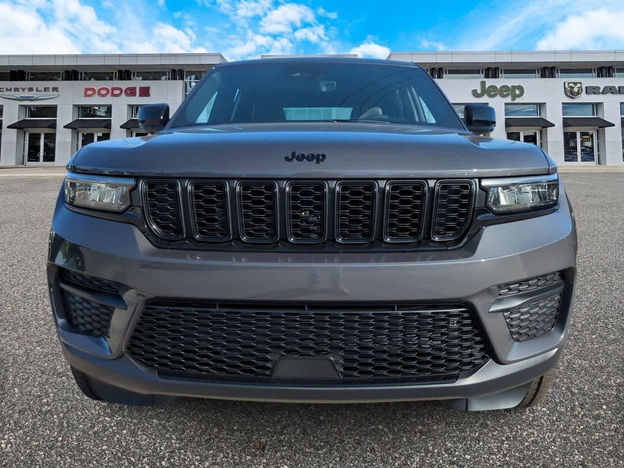 Thumbnail: 2025 Jeep Grand Cherokee - 3