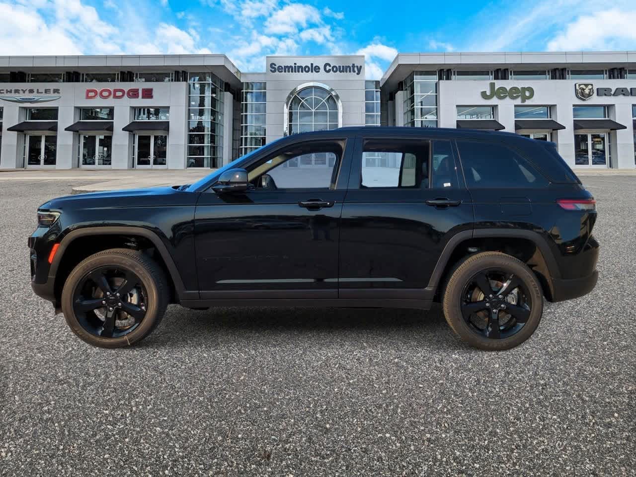 Thumbnail: 2025 Jeep Grand Cherokee - 5