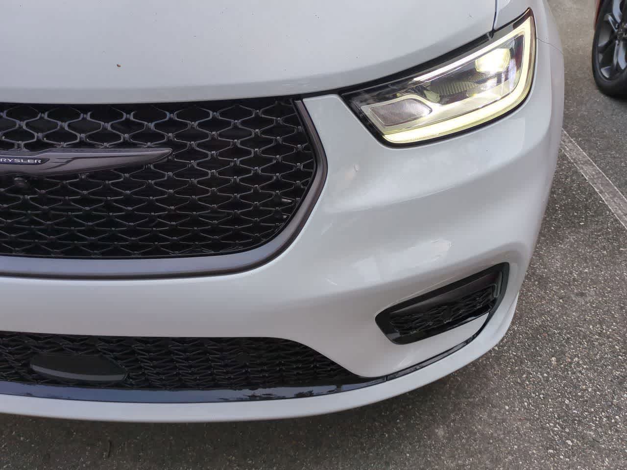 Thumbnail: 2026 Chrysler Pacifica - 11