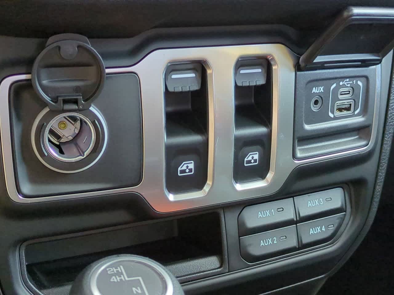 Thumbnail: 2025 Jeep Wrangler - 28