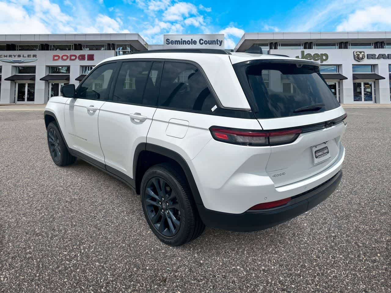 Thumbnail: 2026 Jeep Grand Cherokee - 6