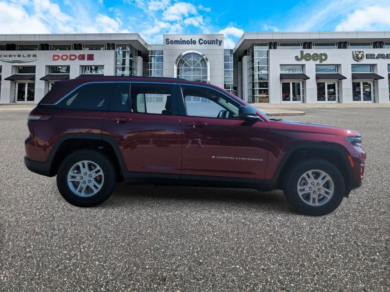 Thumbnail: 2025 Jeep Grand Cherokee - 9