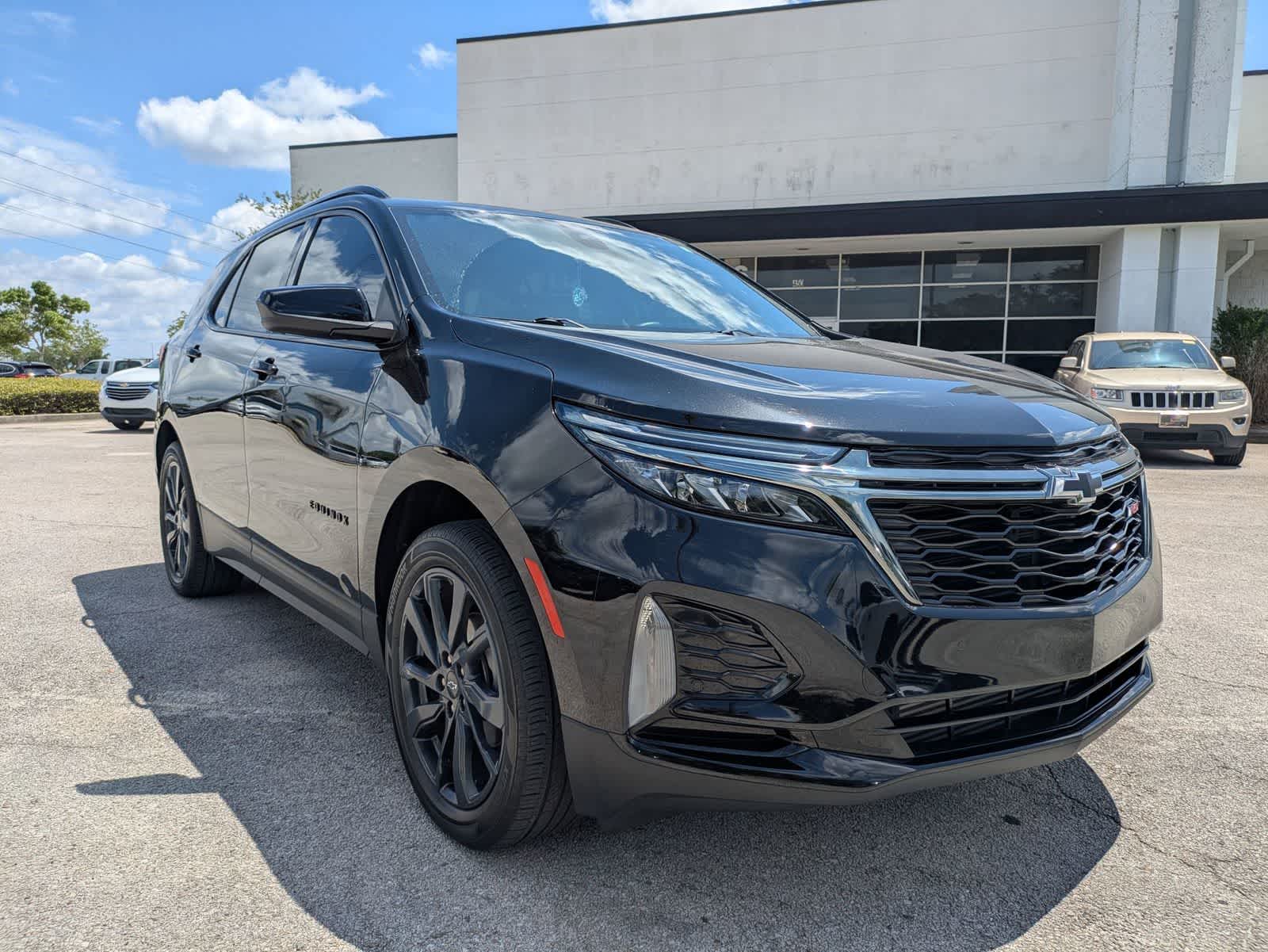 Thumbnail: 2023 Chevrolet Equinox - 3