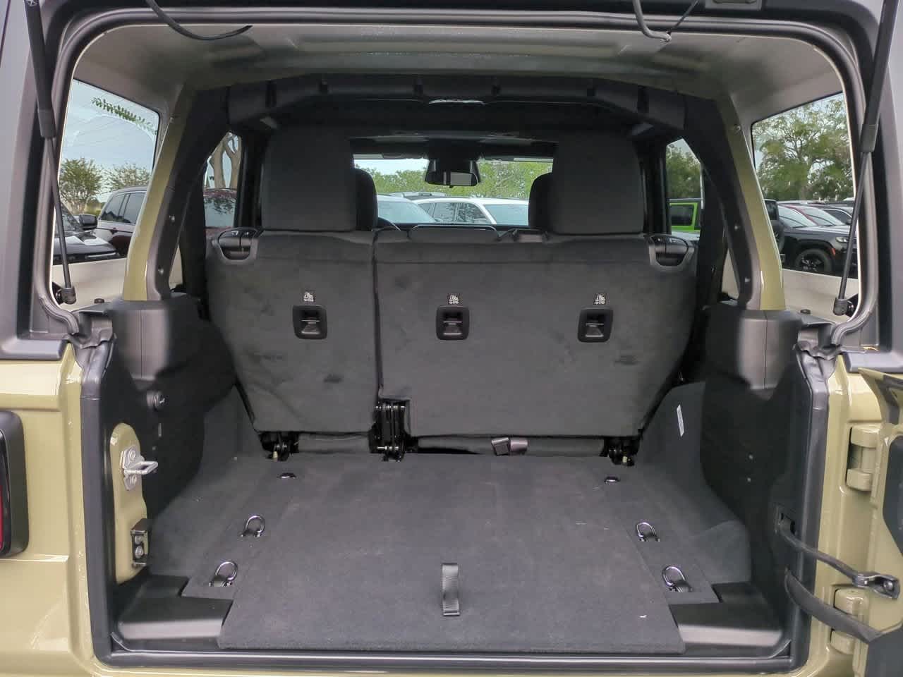 Thumbnail: 2025 Jeep Wrangler - 34