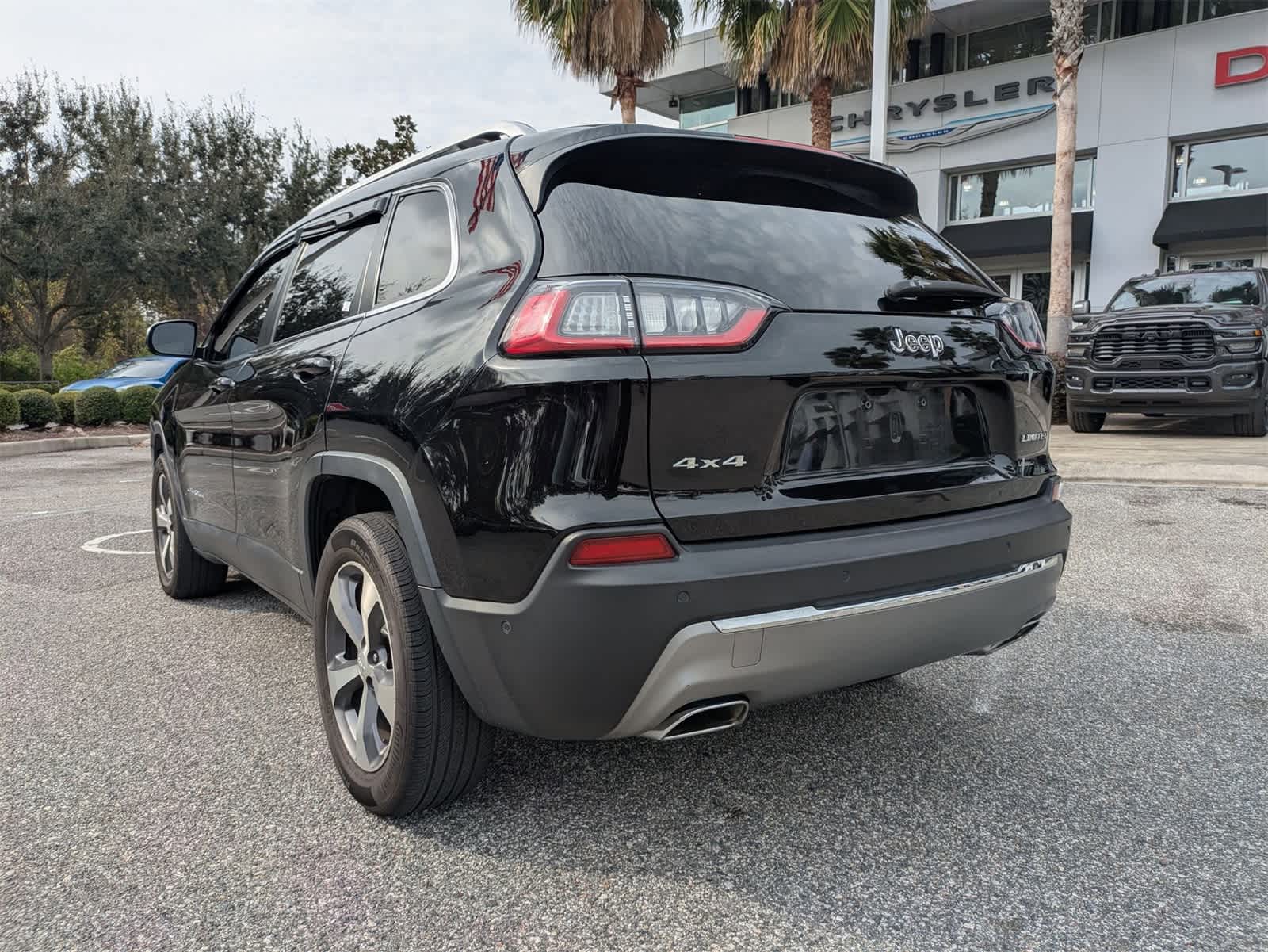 Thumbnail: 2021 Jeep Cherokee - 6
