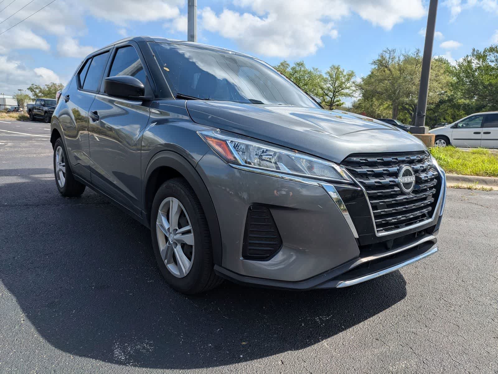 Thumbnail: 2023 Nissan Kicks - 3