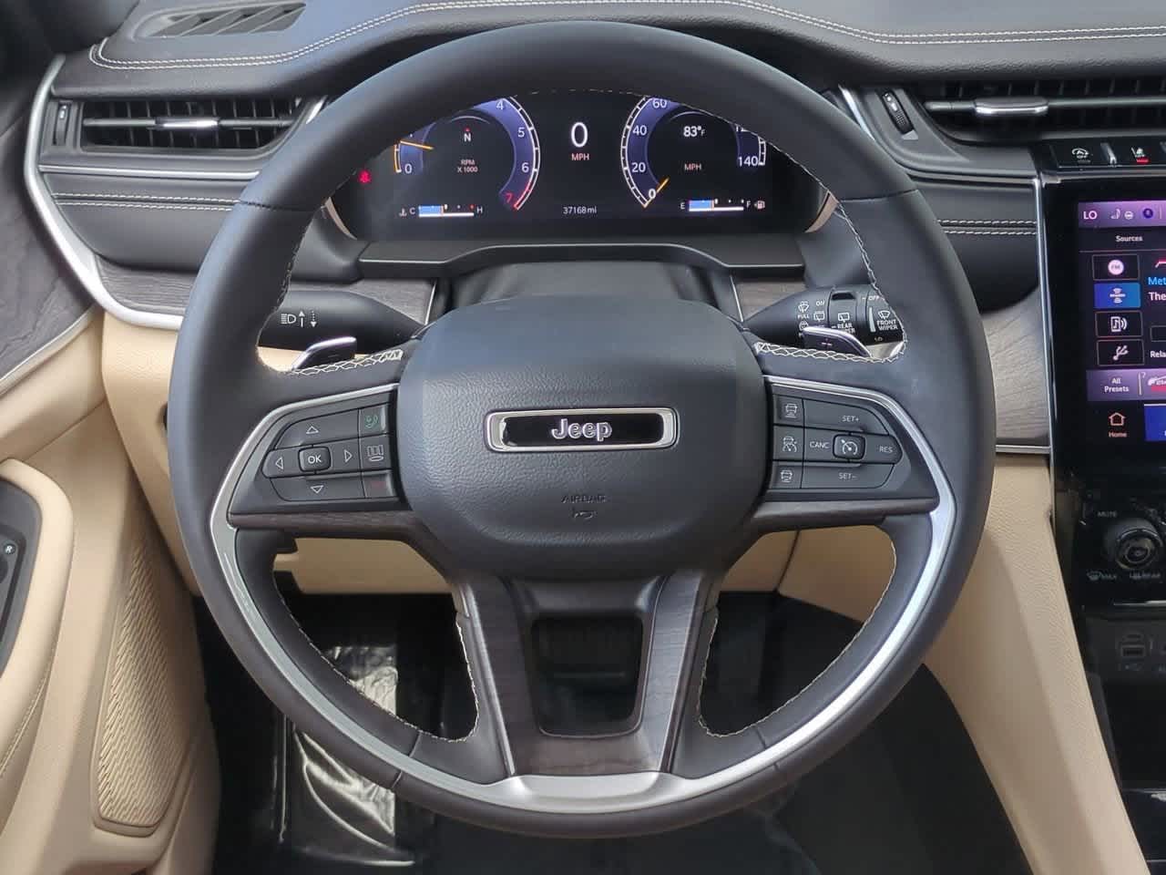 Thumbnail: 2023 Jeep Grand Cherokee L - 23