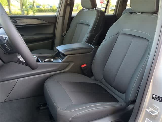 Thumbnail: 2025 Jeep Grand Cherokee - 16