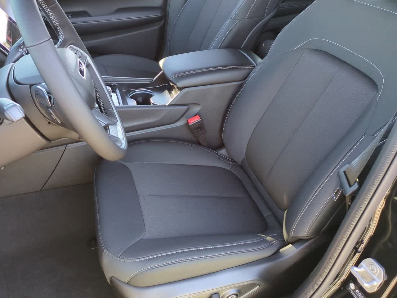 Thumbnail: 2025 Jeep Grand Cherokee - 17