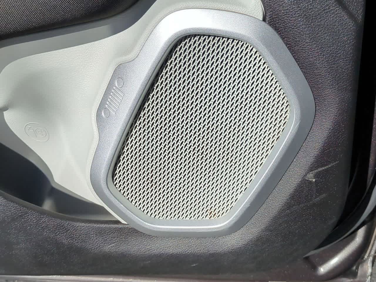 Thumbnail: 2021 Jeep Renegade - 30