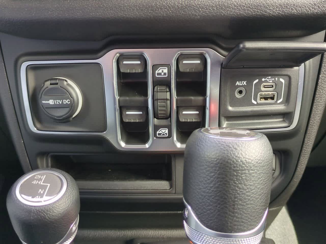 Thumbnail: 2025 Jeep Wrangler - 31