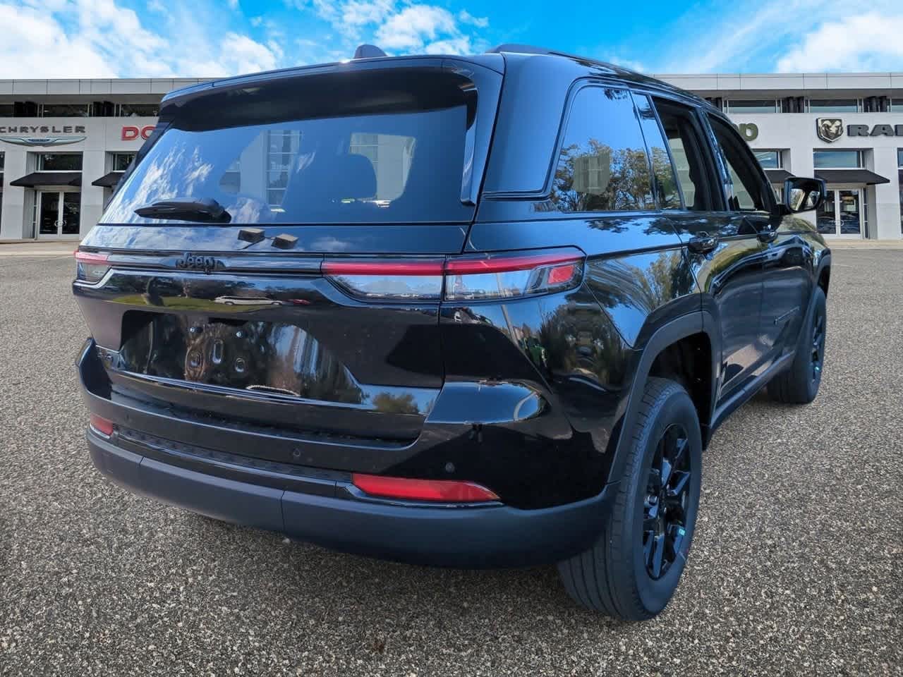 Thumbnail: 2025 Jeep Grand Cherokee - 8