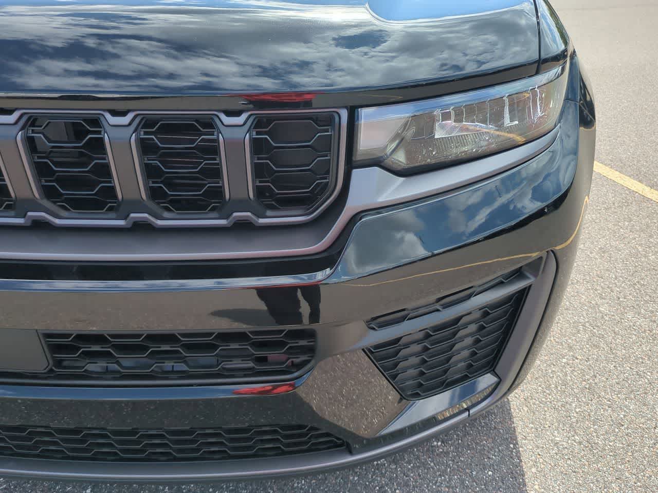 Thumbnail: 2026 Jeep Grand Cherokee - 11