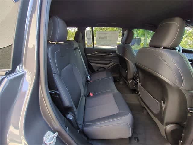 Thumbnail: 2025 Jeep Grand Cherokee - 21