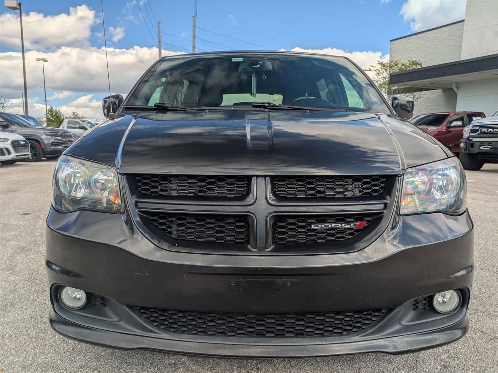 Thumbnail: 2019 Dodge Grand Caravan - 2