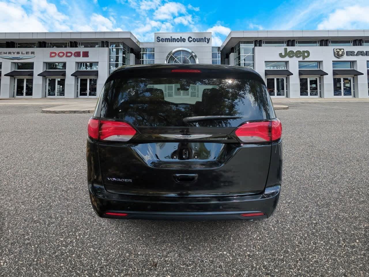 Thumbnail: 2026 Chrysler Voyager - 7