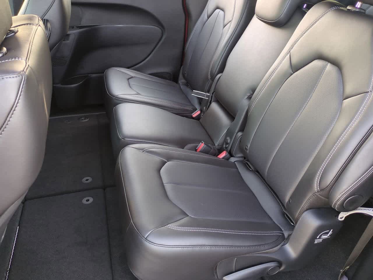 Thumbnail: 2026 Chrysler Pacifica - 21