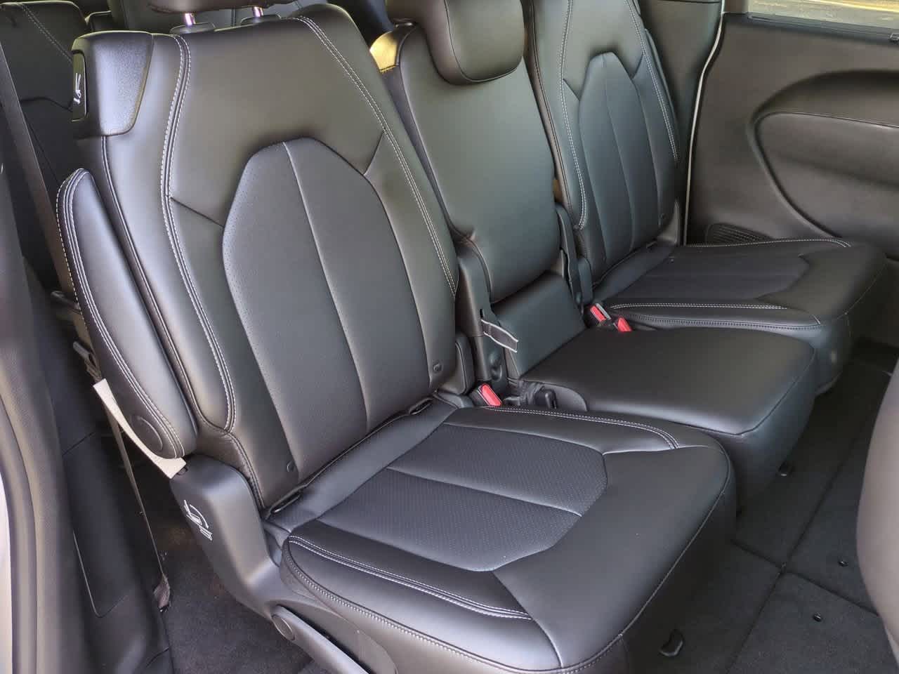 Thumbnail: 2026 Chrysler Pacifica - 21