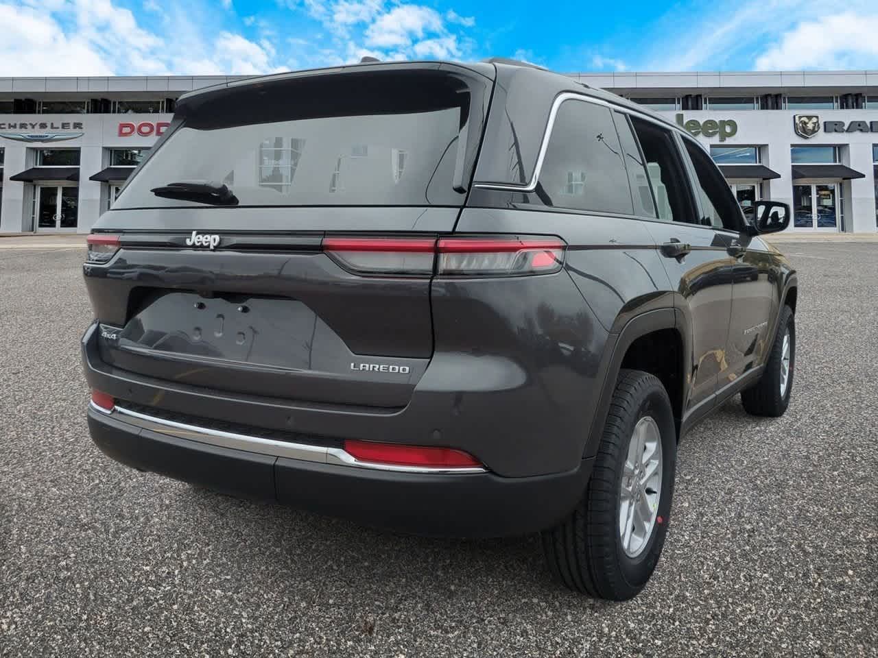 Thumbnail: 2025 Jeep Grand Cherokee - 8