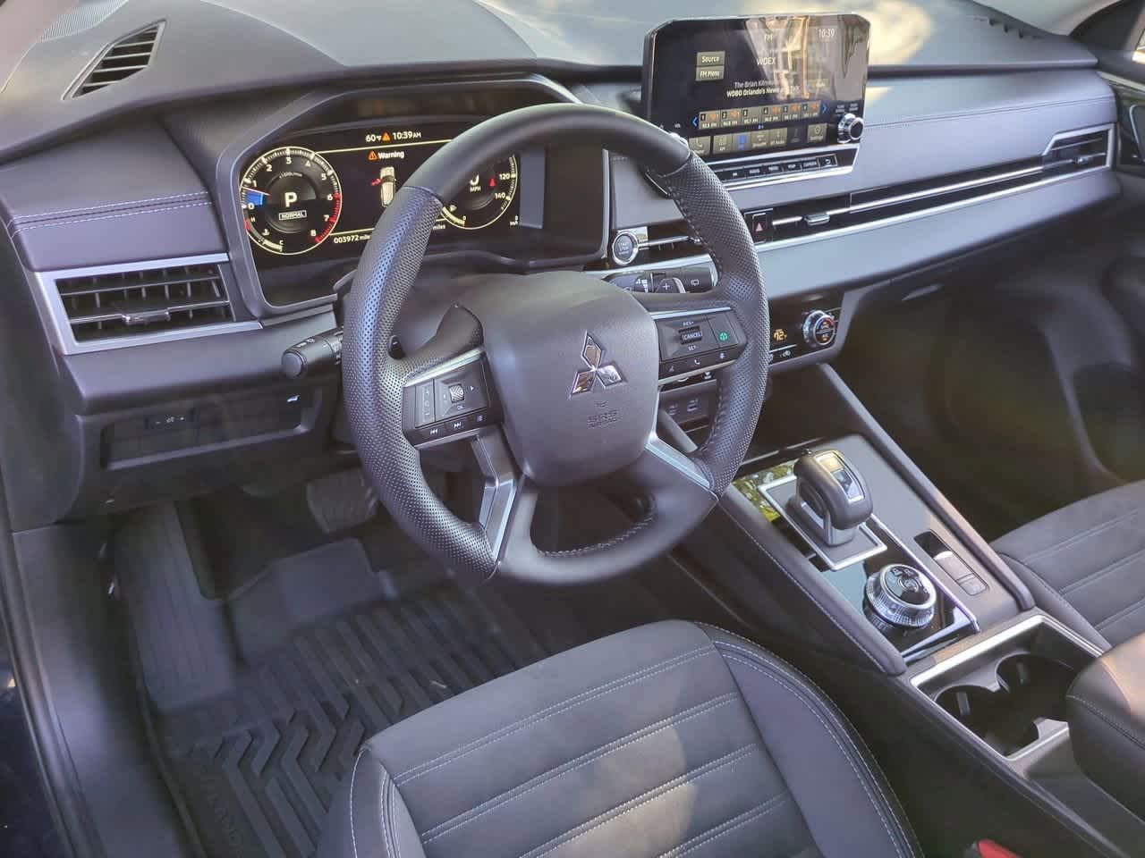 Thumbnail: 2024 Mitsubishi Outlander - 10