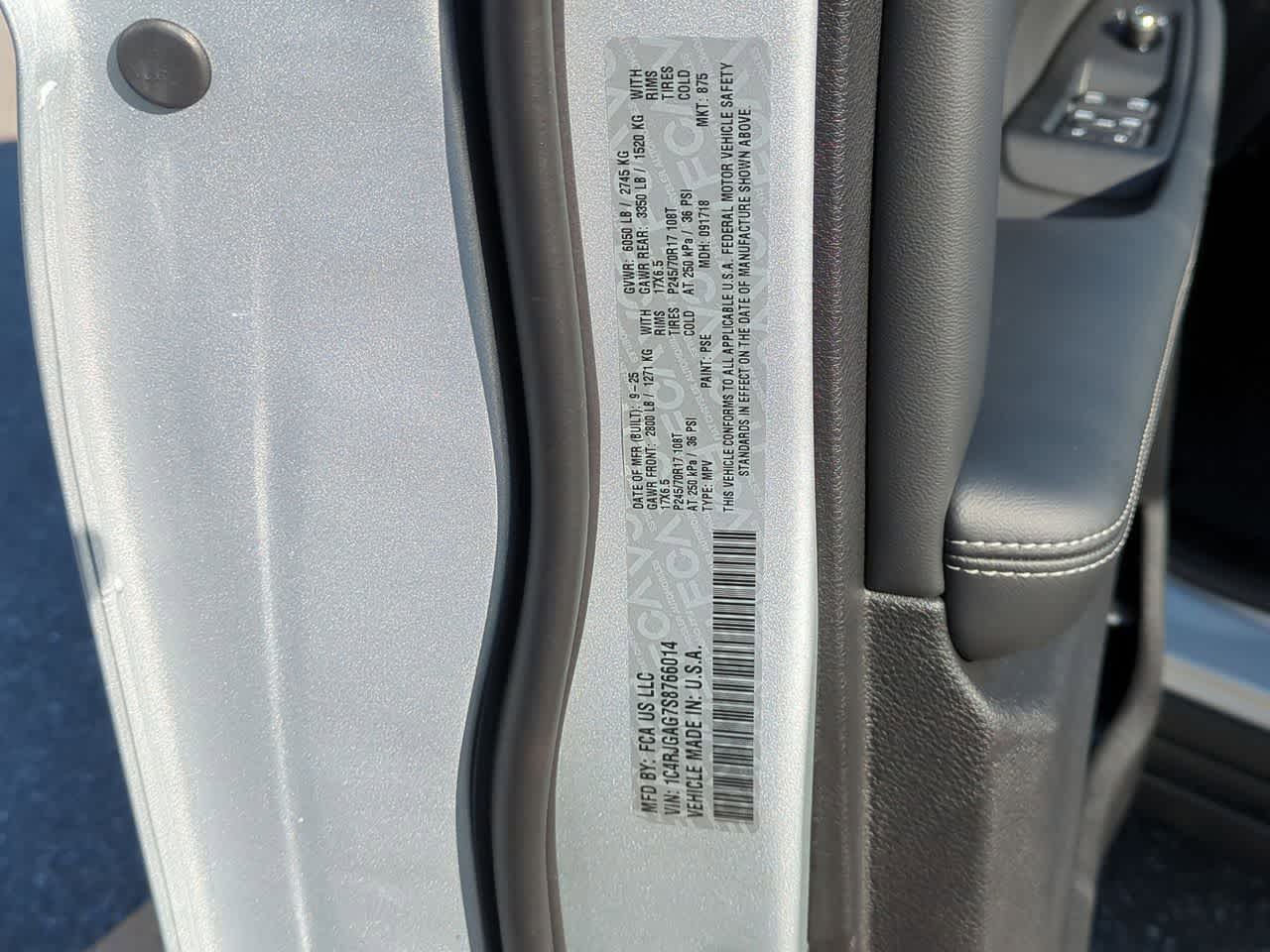 Thumbnail: 2025 Jeep Grand Cherokee - 36