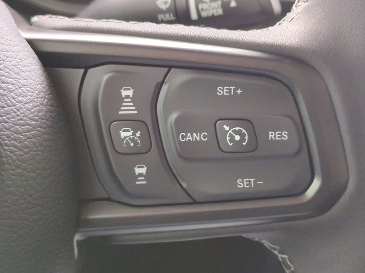 Thumbnail: 2025 Jeep Gladiator - 25