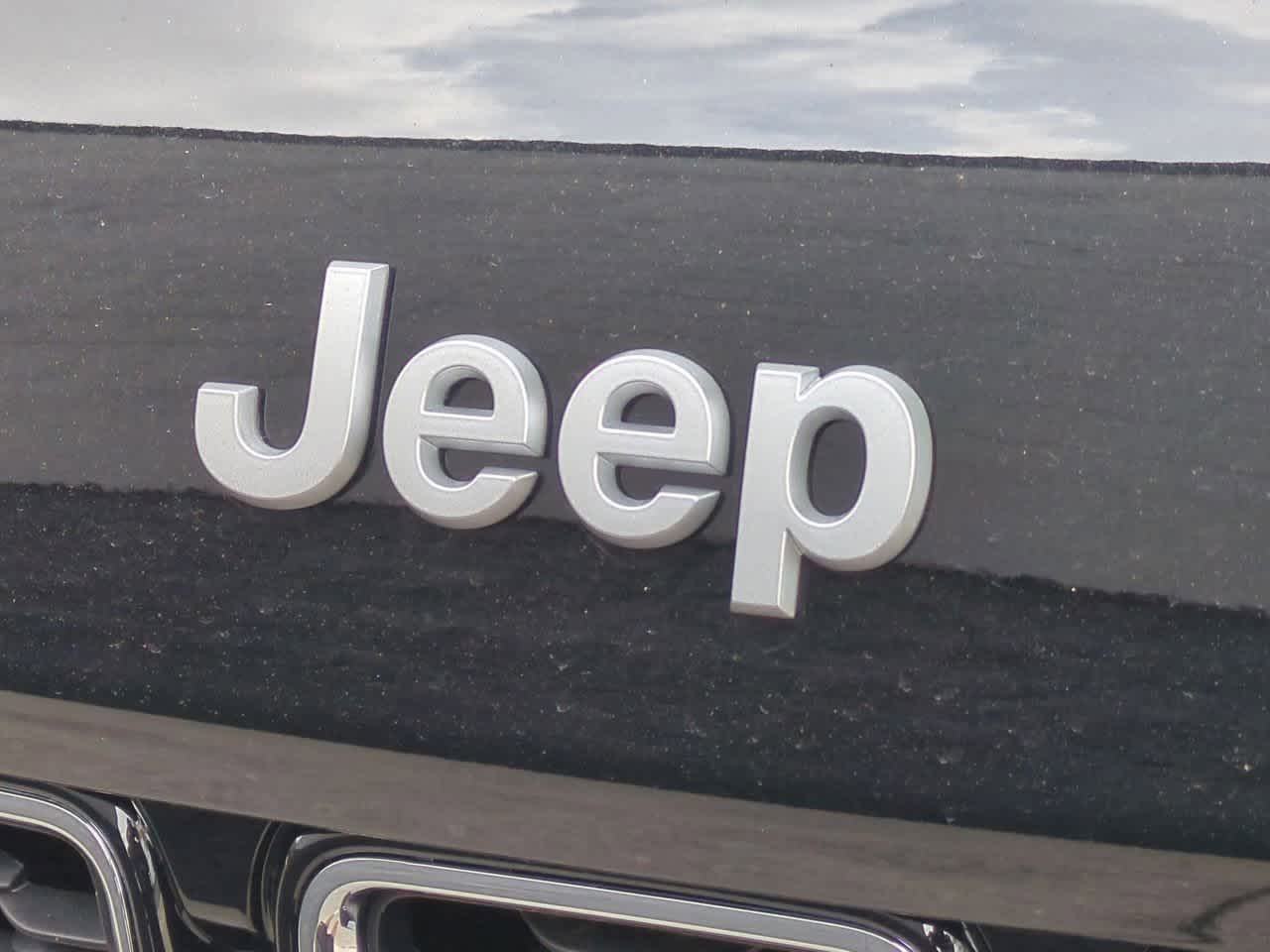 2025 Jeep Grand Cherokee Limited Edition 11