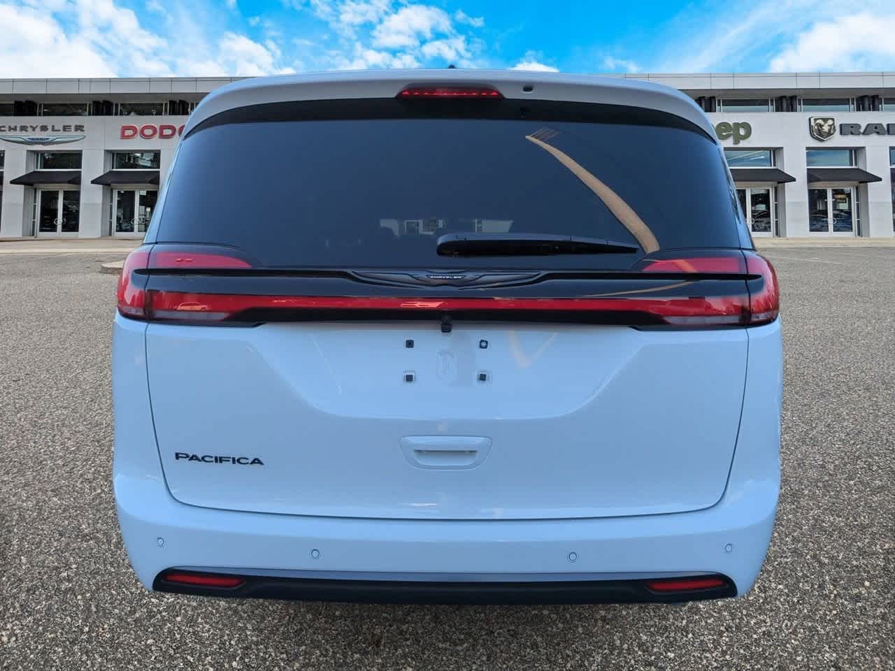 Thumbnail: 2026 Chrysler Pacifica - 7