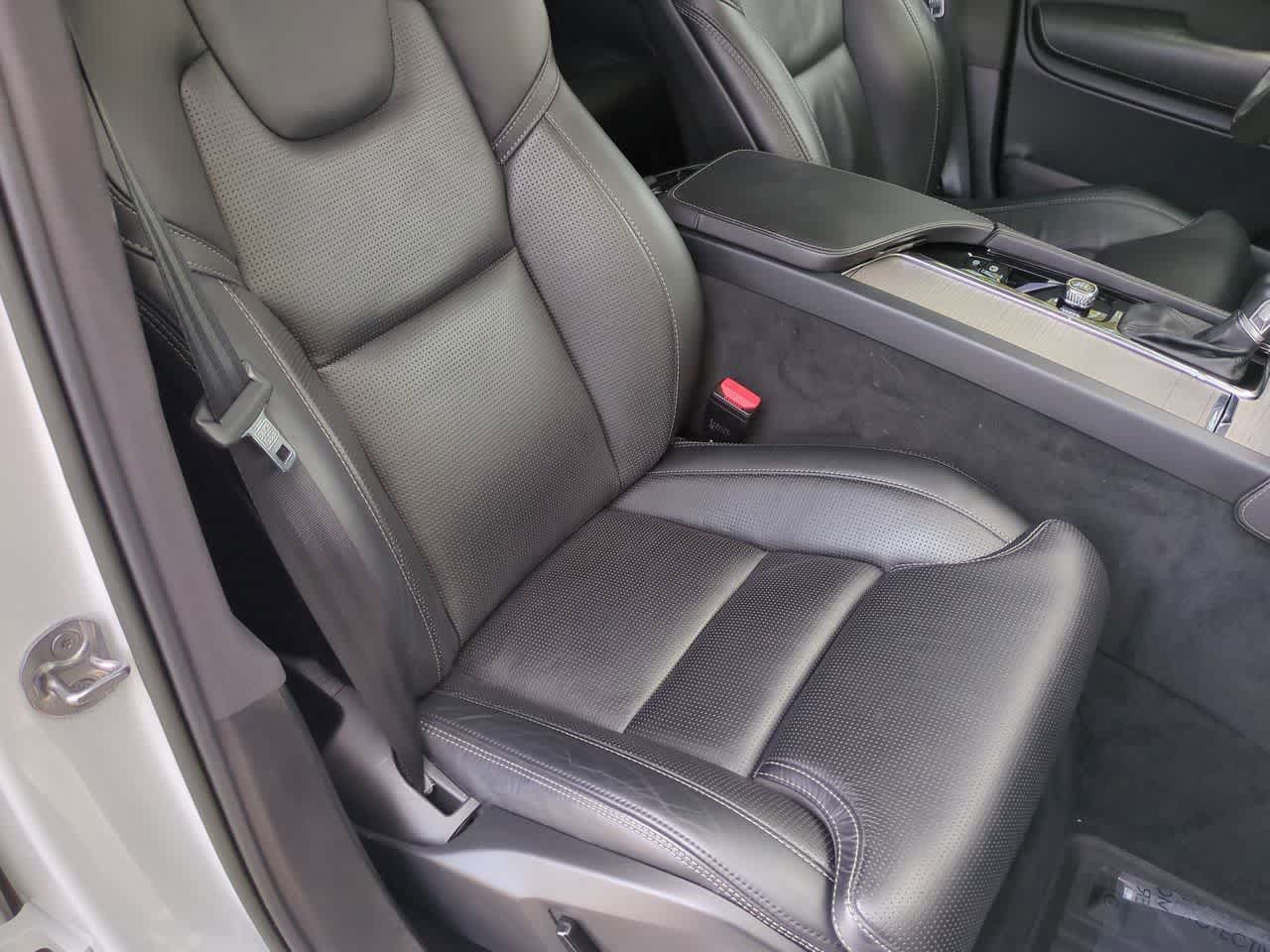 Thumbnail: 2022 Volvo XC90 - 23