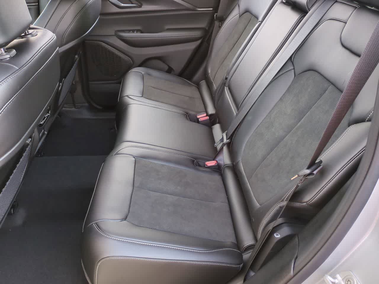 Thumbnail: 2025 Jeep Grand Cherokee - 21