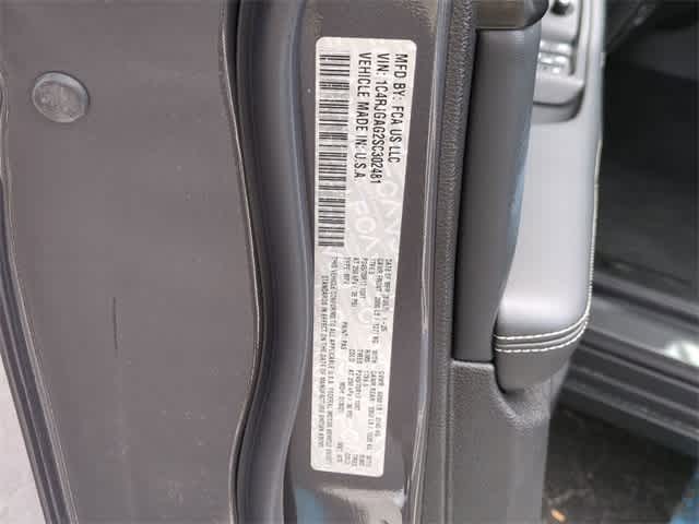 2025 Jeep Grand Cherokee Laredo 35