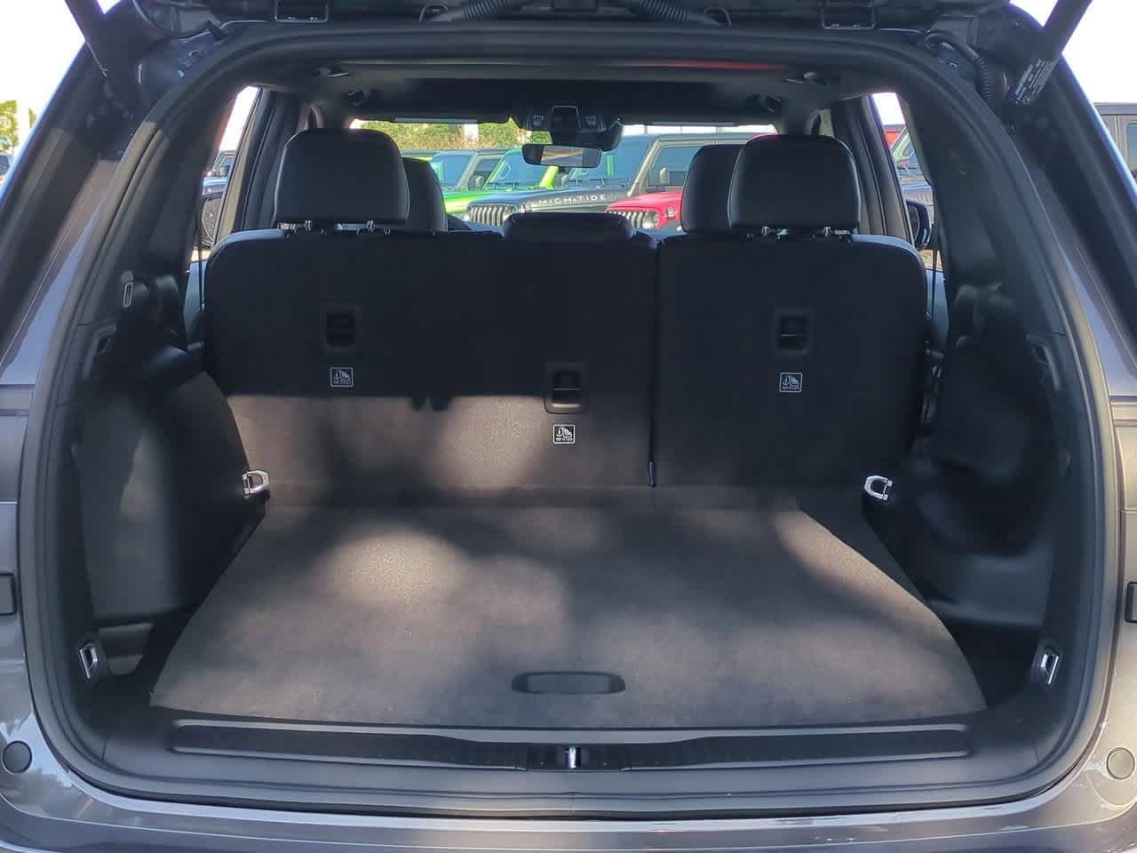 Thumbnail: 2025 Jeep Grand Cherokee - 35