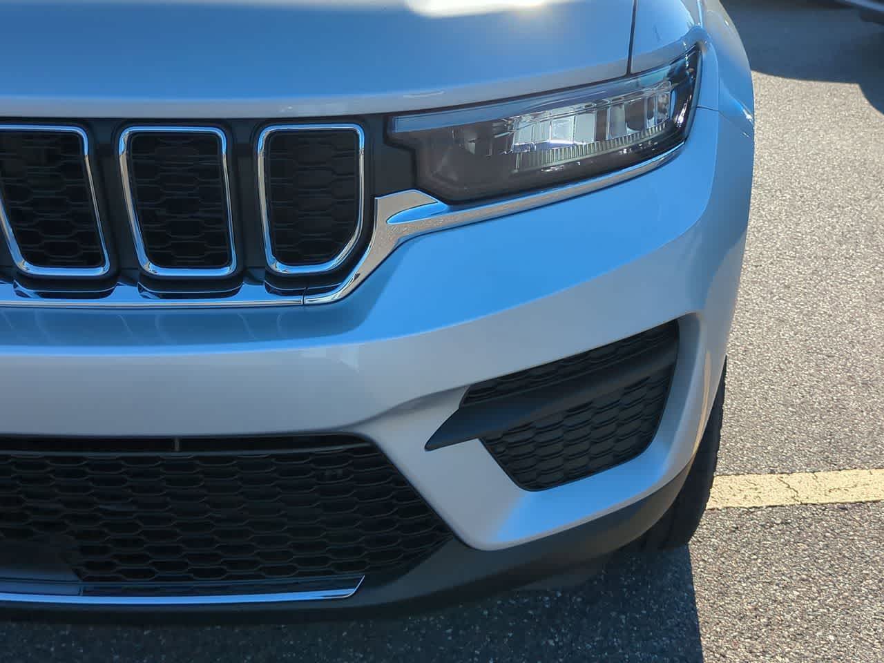 Thumbnail: 2025 Jeep Grand Cherokee - 11