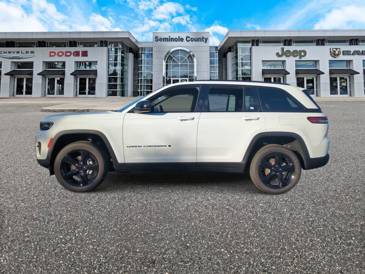 Thumbnail: 2025 Jeep Grand Cherokee - 5