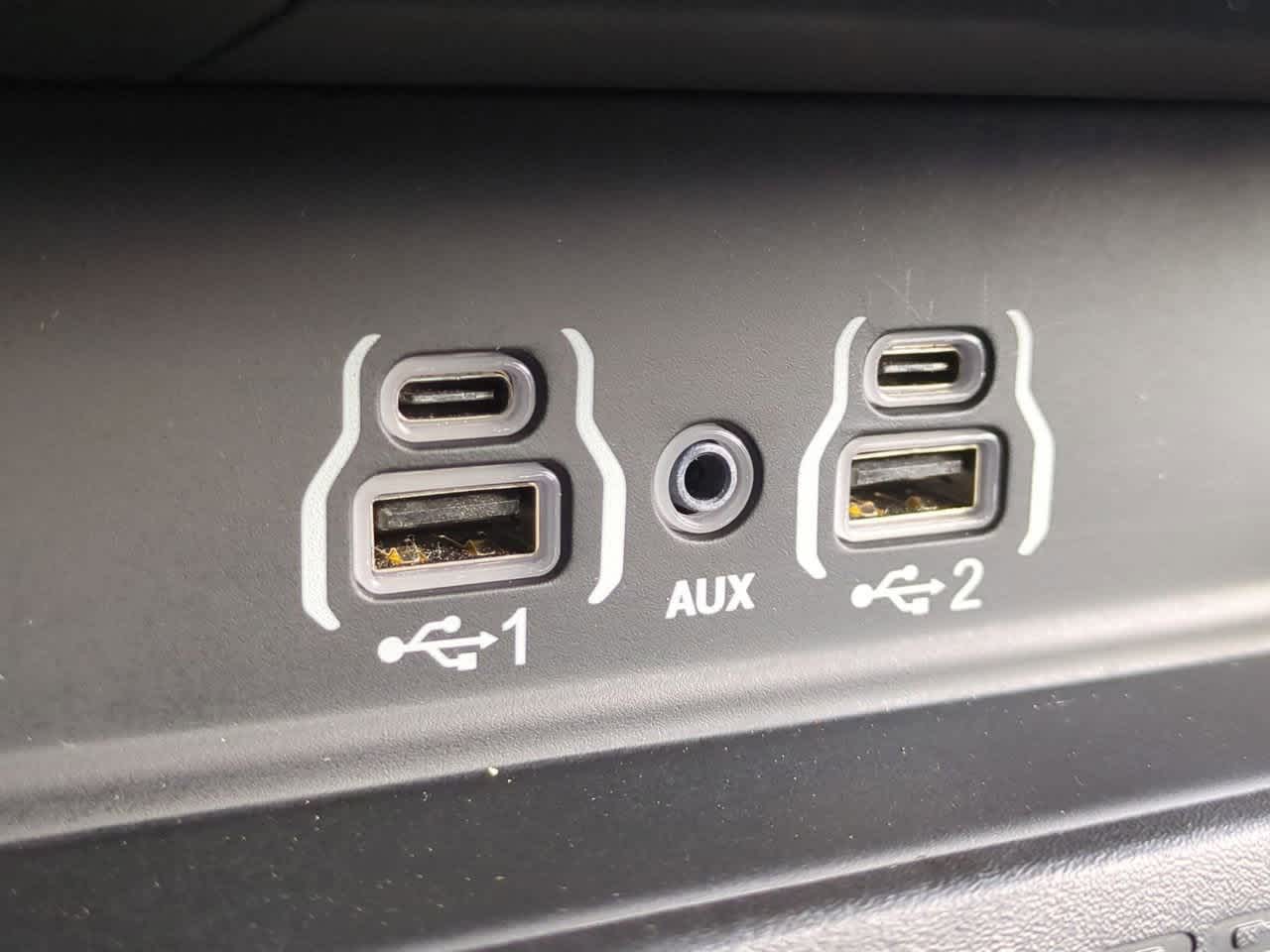 Thumbnail: 2025 RAM 1500 - 32