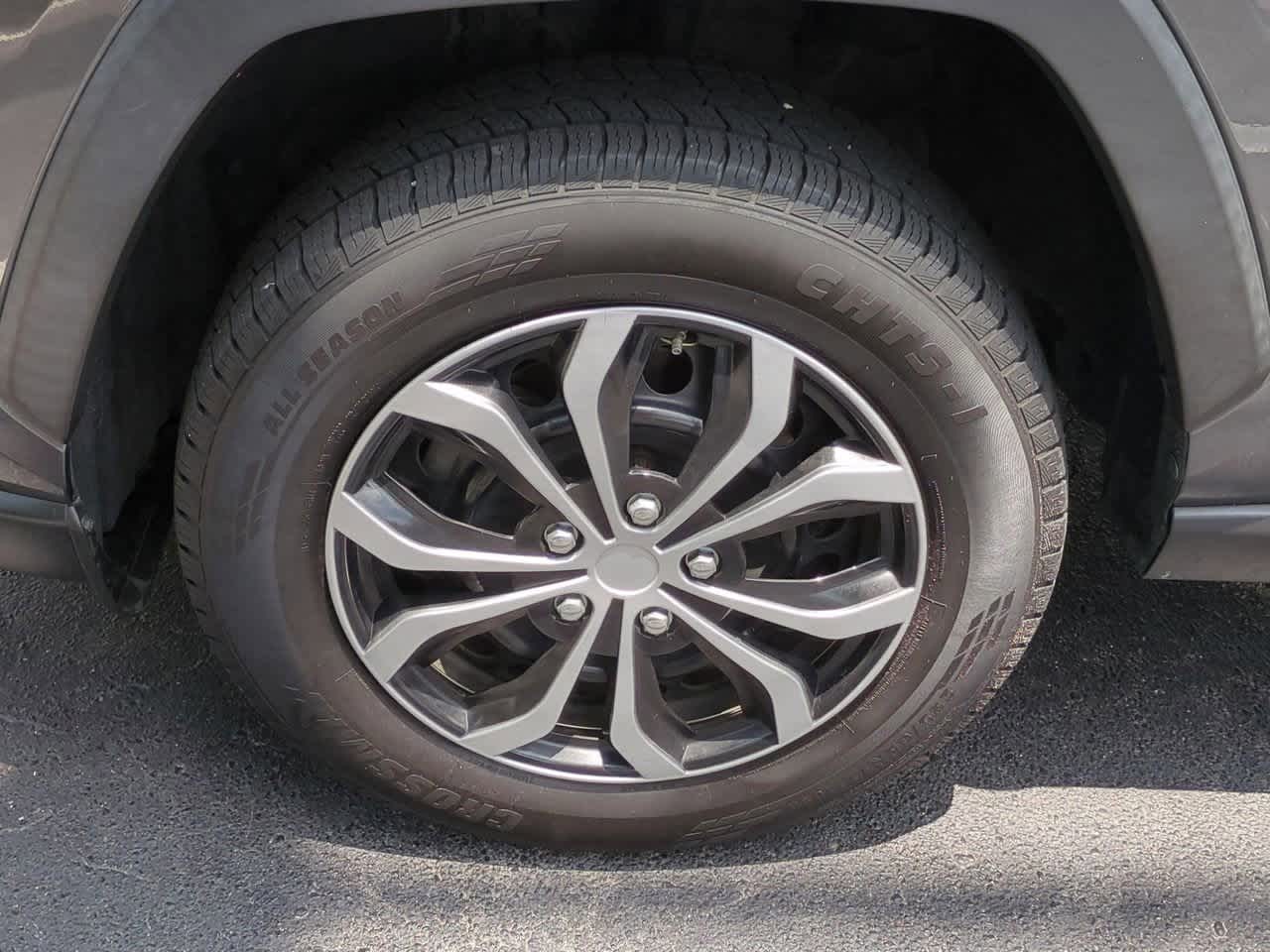 Thumbnail: 2021 Toyota RAV4 - 14