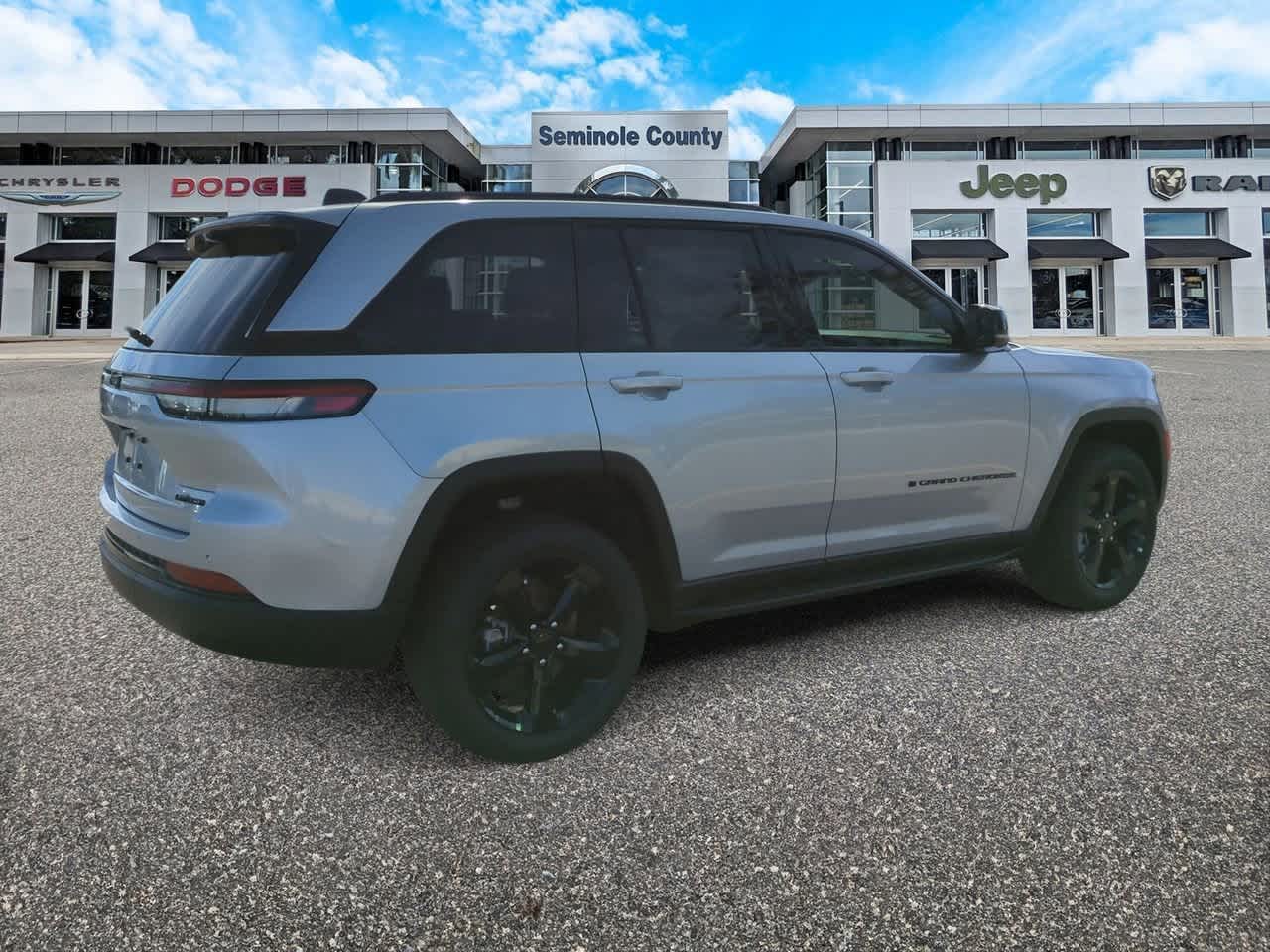Thumbnail: 2025 Jeep Grand Cherokee - 8