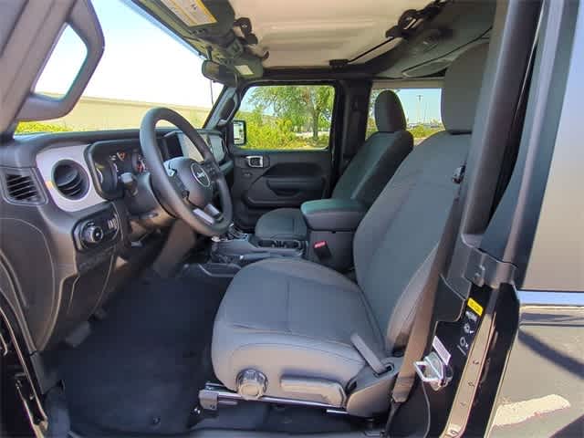 Thumbnail: 2025 Jeep Wrangler - 17