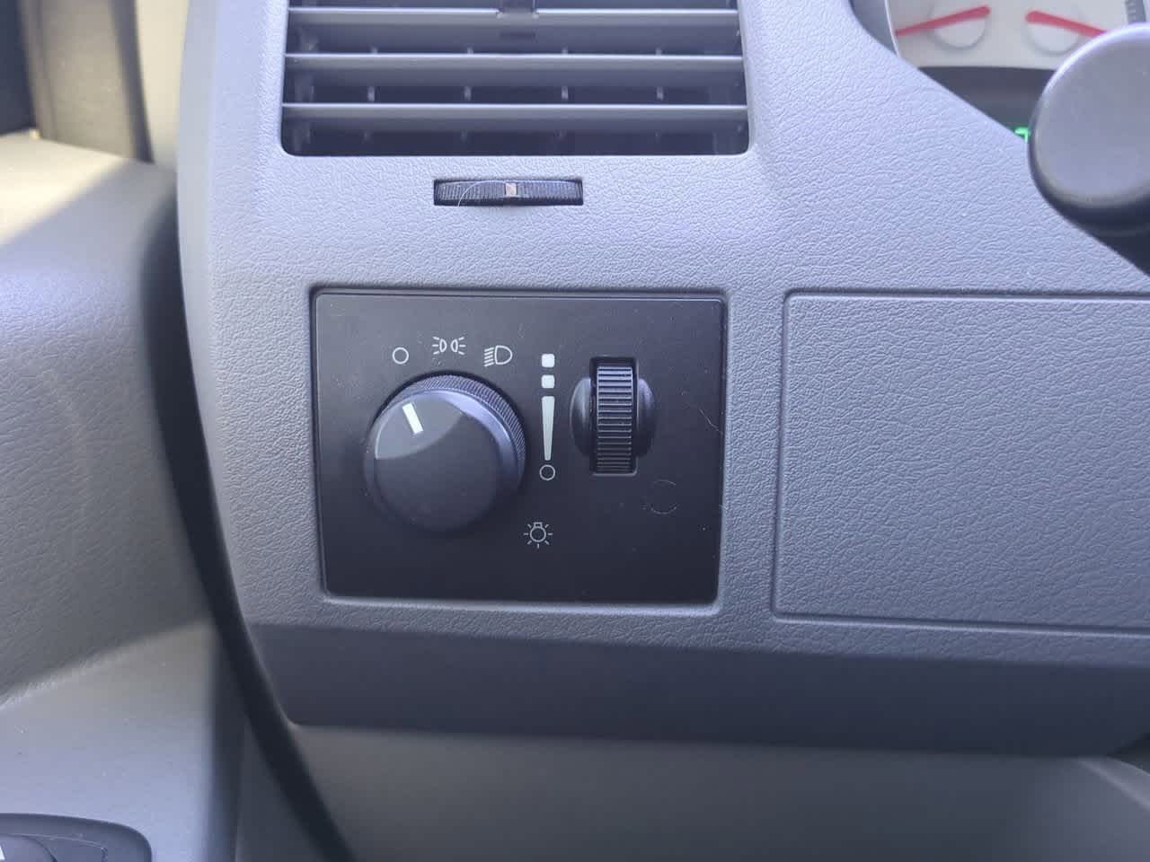 Thumbnail: 2010 Dodge Grand Caravan - 17