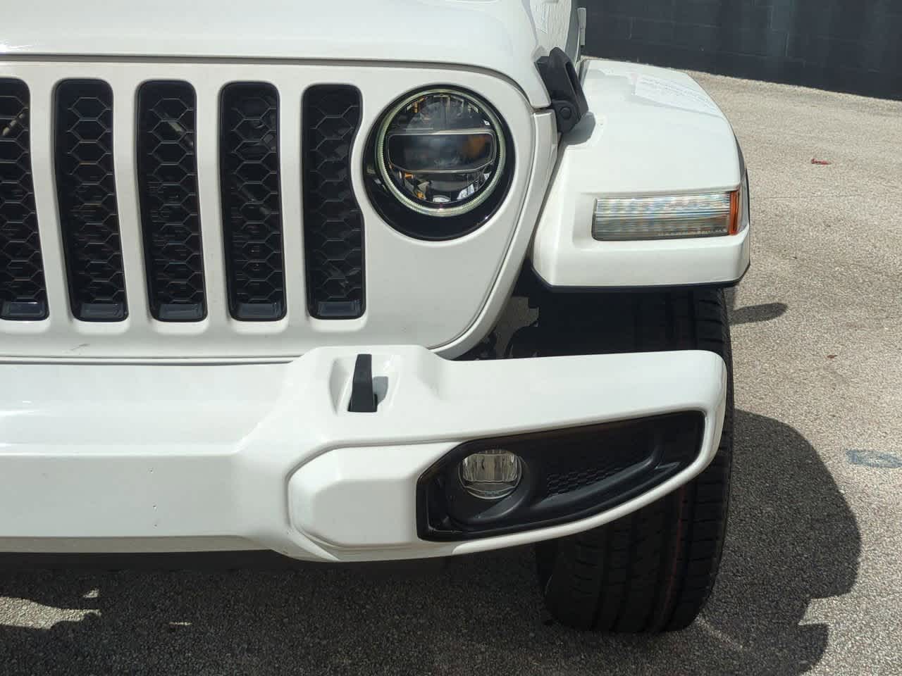 Thumbnail: 2021 Jeep Gladiator - 11