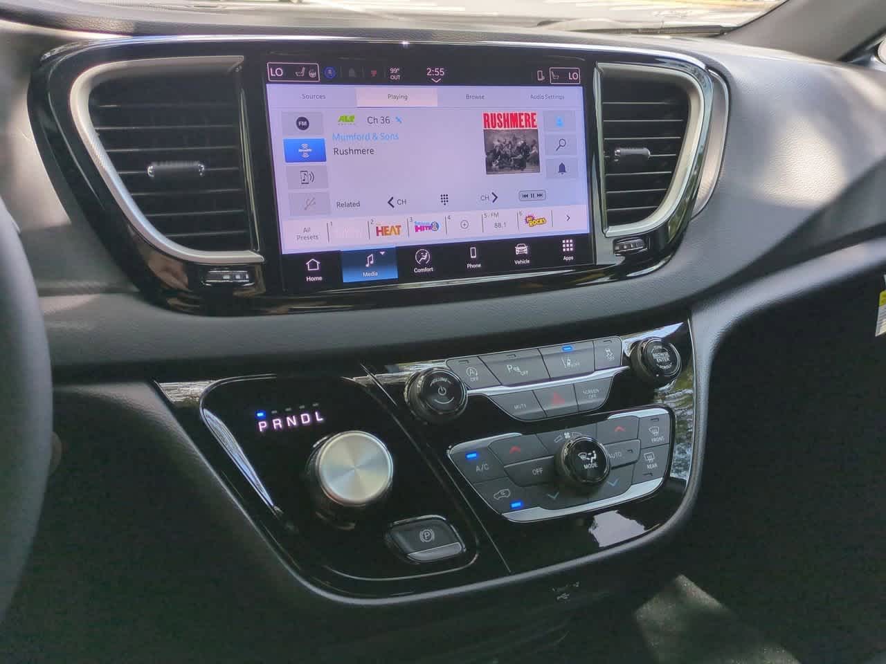 Thumbnail: 2026 Chrysler Voyager - 27