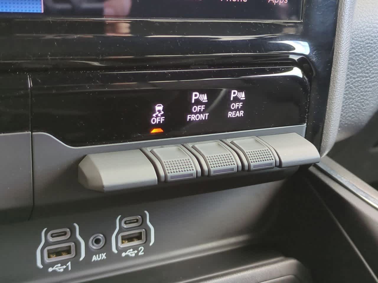 Thumbnail: 2025 RAM 1500 - 18