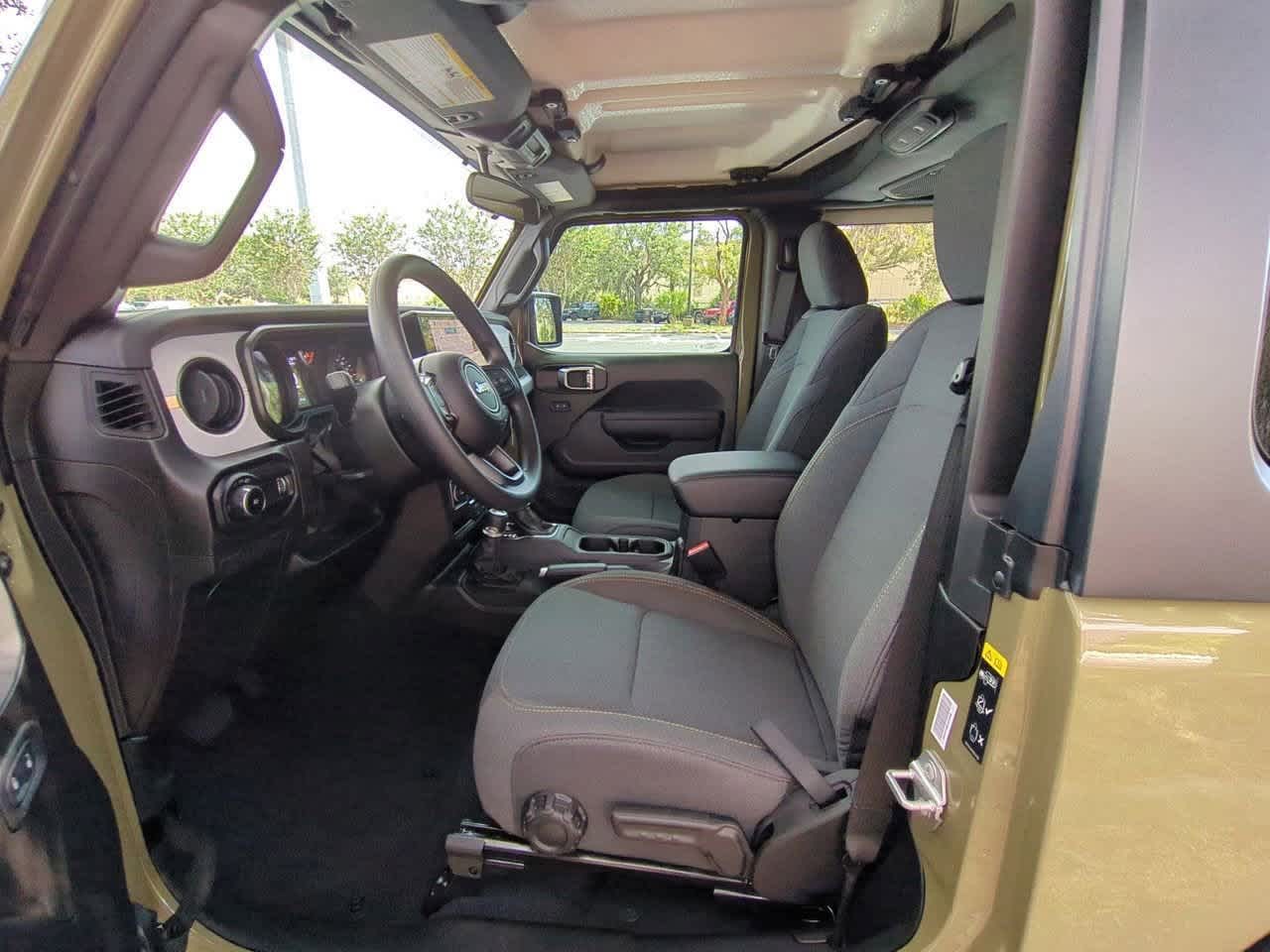 Thumbnail: 2025 Jeep Wrangler - 17