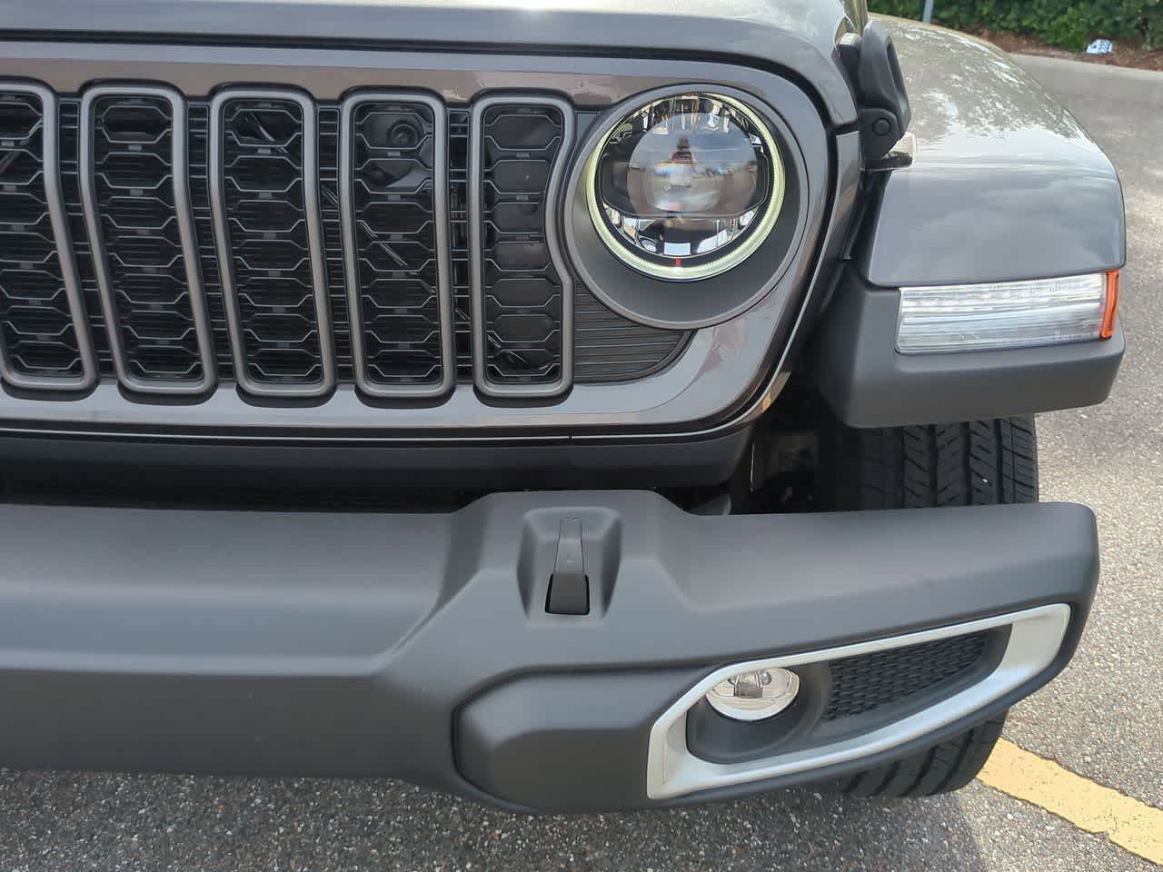 Thumbnail: 2026 Jeep Gladiator - 11