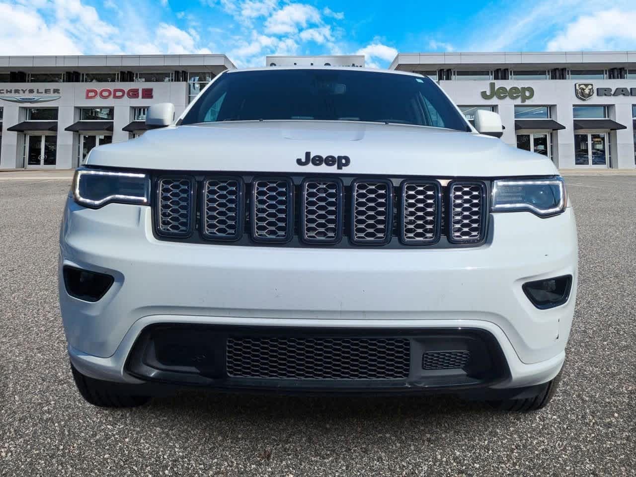 Thumbnail: 2020 Jeep Grand Cherokee - 3